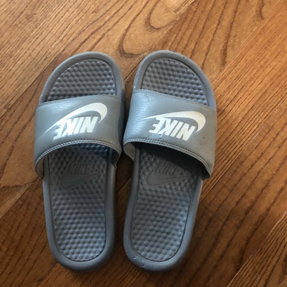 Nike slides - Picture 1 of 4